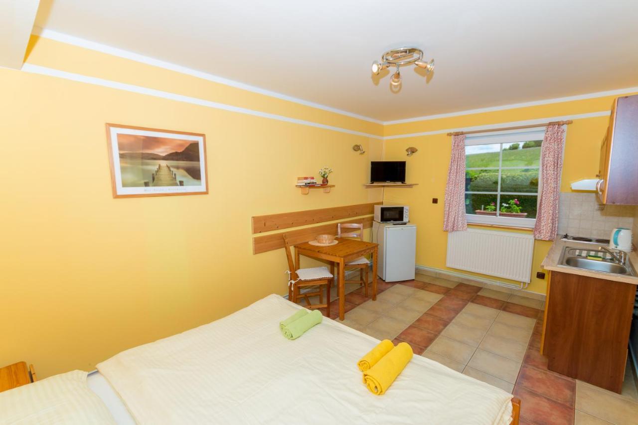 Apartments U Jezera Černá Černá v Pošumaví Exterior foto